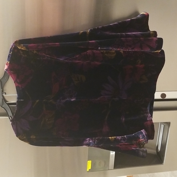 💕TRINA TURK💕 Astral Top ~ Velvet Abstract Floral Long Sleeve Bell Sleeve M NWT - Picture 7 of 13